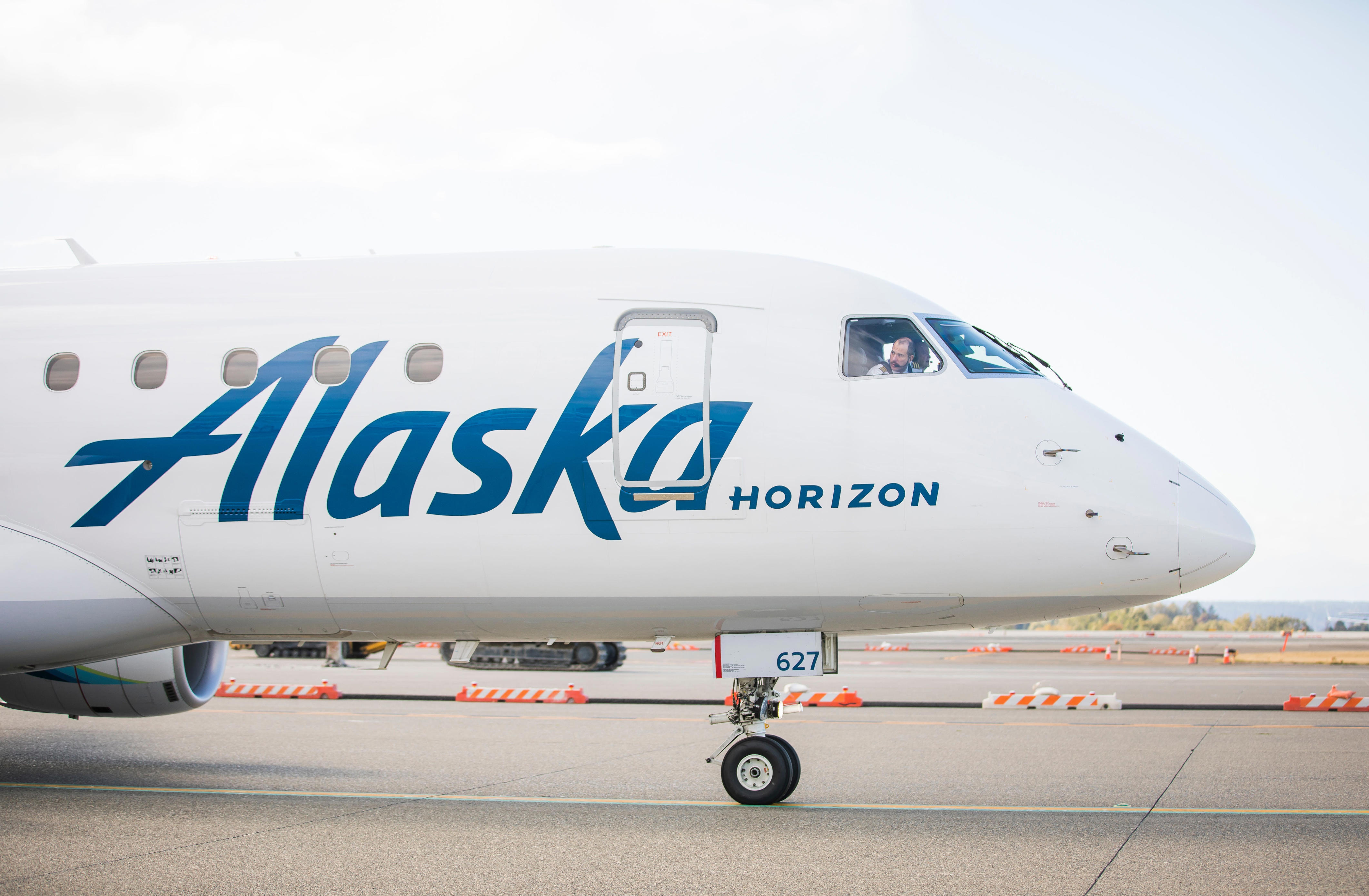 FAA Grounds Boeing 737 Max 9s After Alaska Airlines Jet Loses Window ...