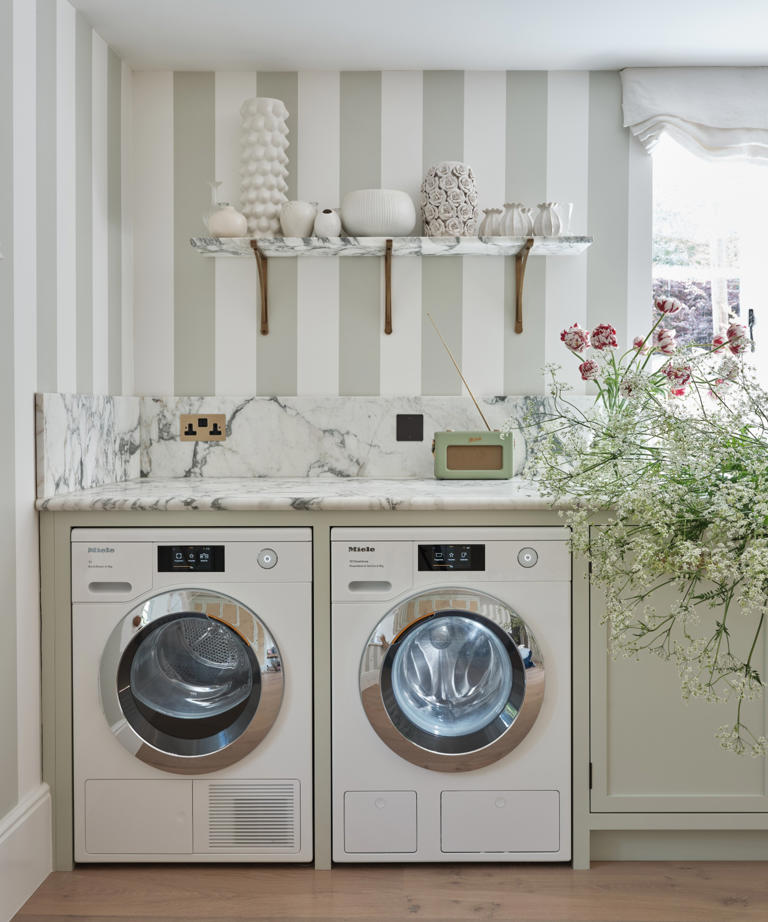 Why do my clothes smell sour after washing? And how you can freshen