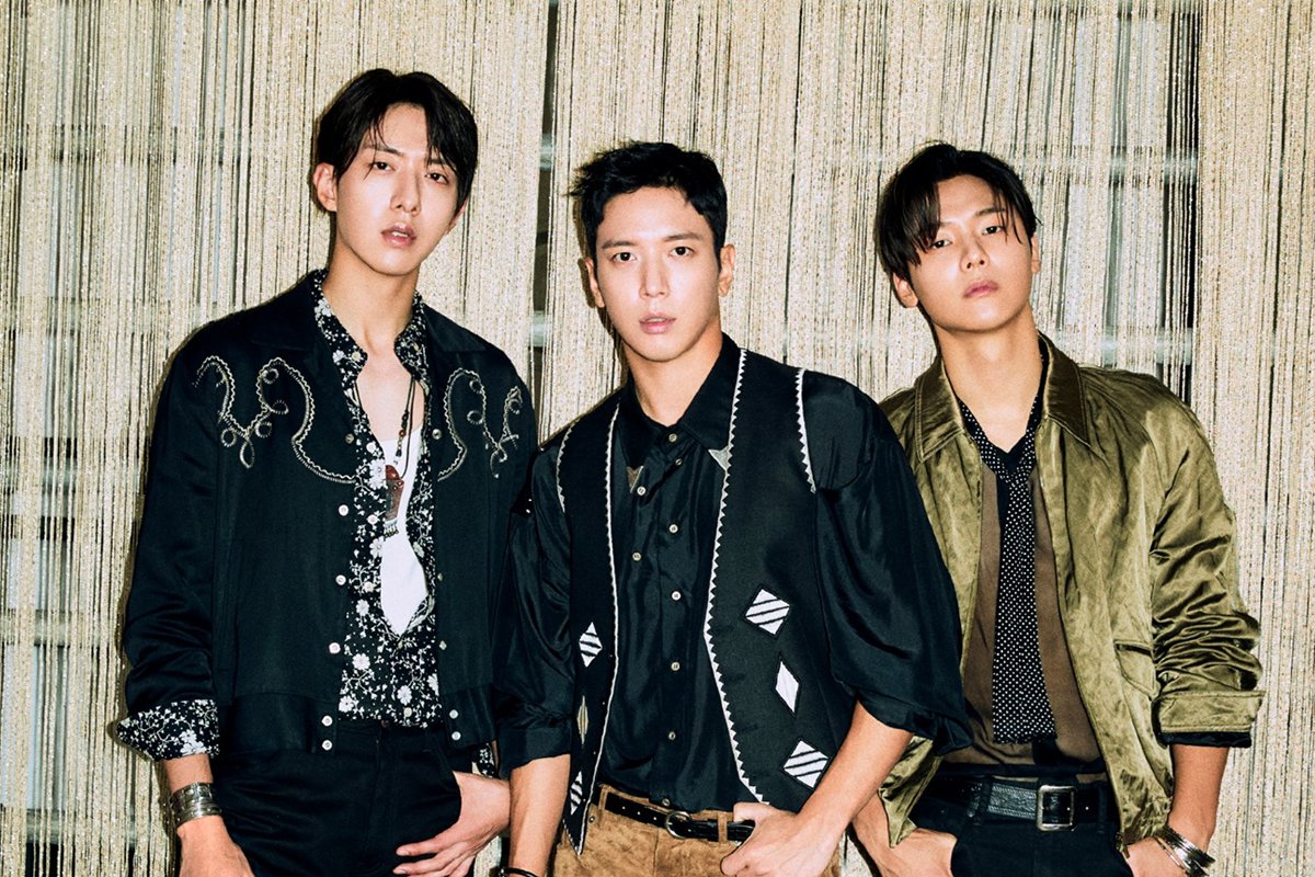 Ikigusare idols группа. Группа CNBLUE. Группа CNBLUE 2021. Группа CNBLUE альбомы. CNBLUE Wiki.