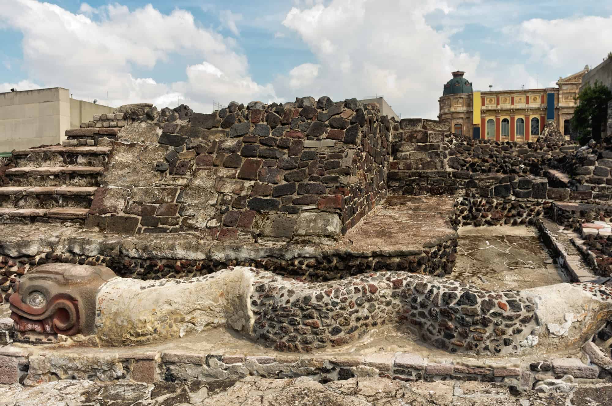 <p><em>“I’d like to see Tenochtitlan before the Spanish destroyed it.”</em></p> <p>The splendor of Tenochtitlan, the Aztec capital, caught the attention of several users. They wish to witness the grandeur of this city before its tragic fall, celebrating the rich culture and history of Mesoamerica.</p>