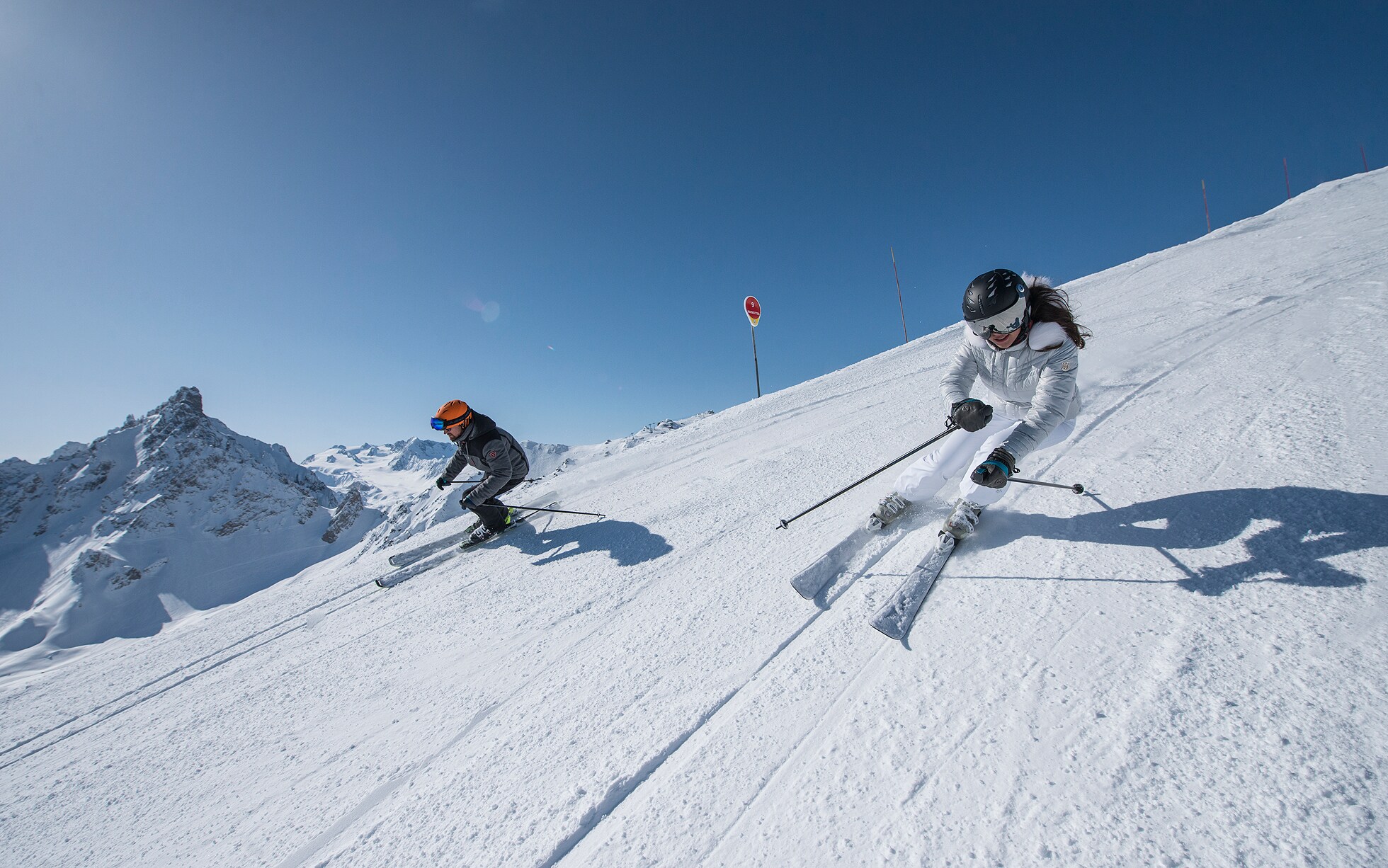 Ski de. Куршевель горнолыжный спуск. Сноуборд катание Куршавель. Горнолыжная трасса Куршавель. Куршавель горы трассы.