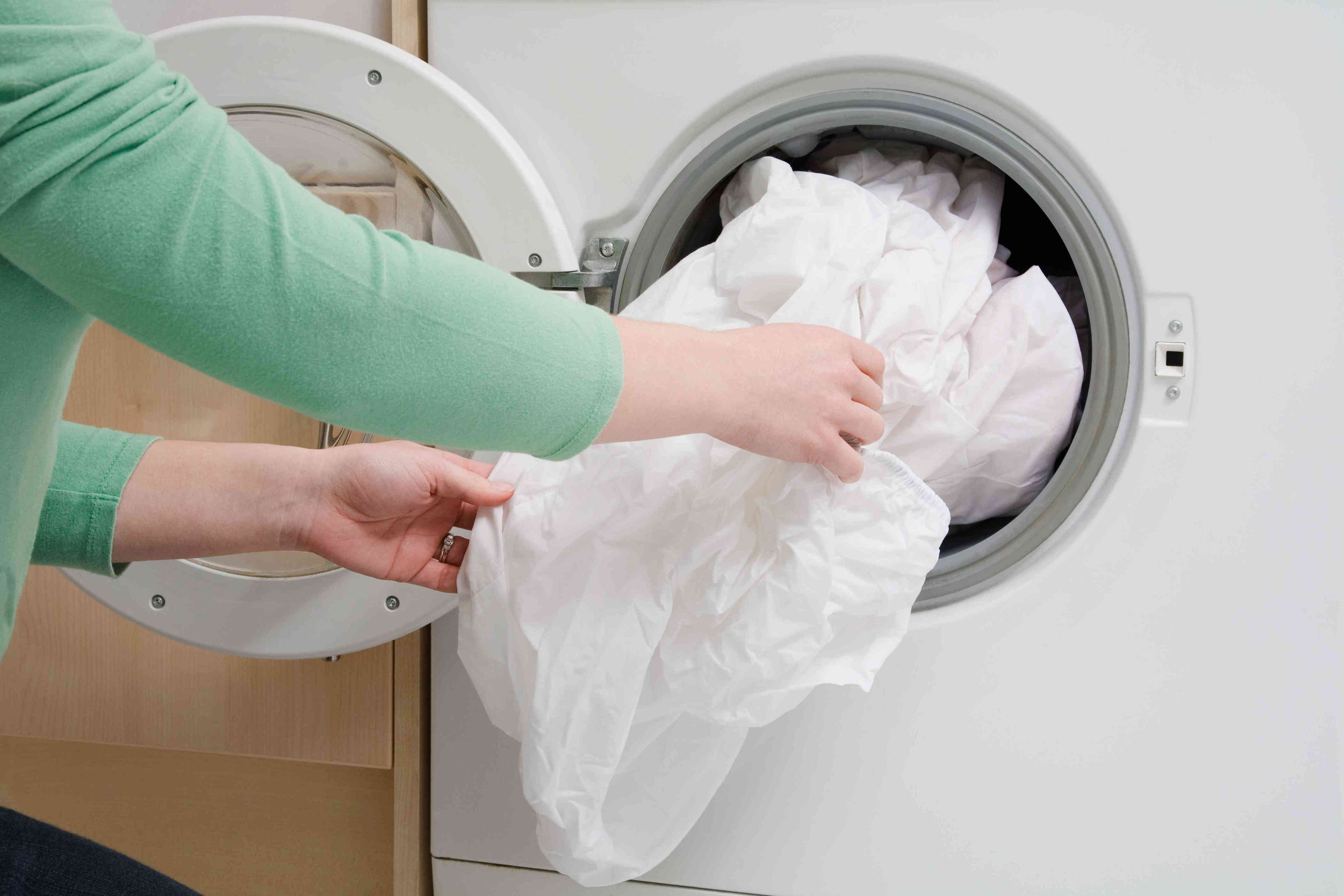 how-to-keep-sheets-from-balling-up-in-the-dryer-with-these-5-tips-from