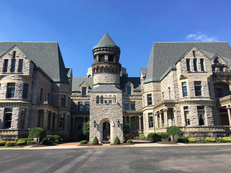 feeling-brave-a-look-inside-haunted-places-in-northeast-ohio