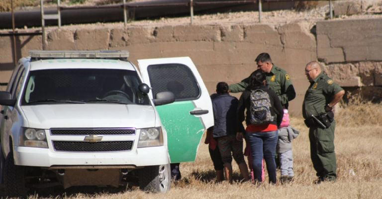 Migrantes detenidos por la Patrulla Fronteriza. Uno de cada tres es mexicano. Foto: Cuartoscuro