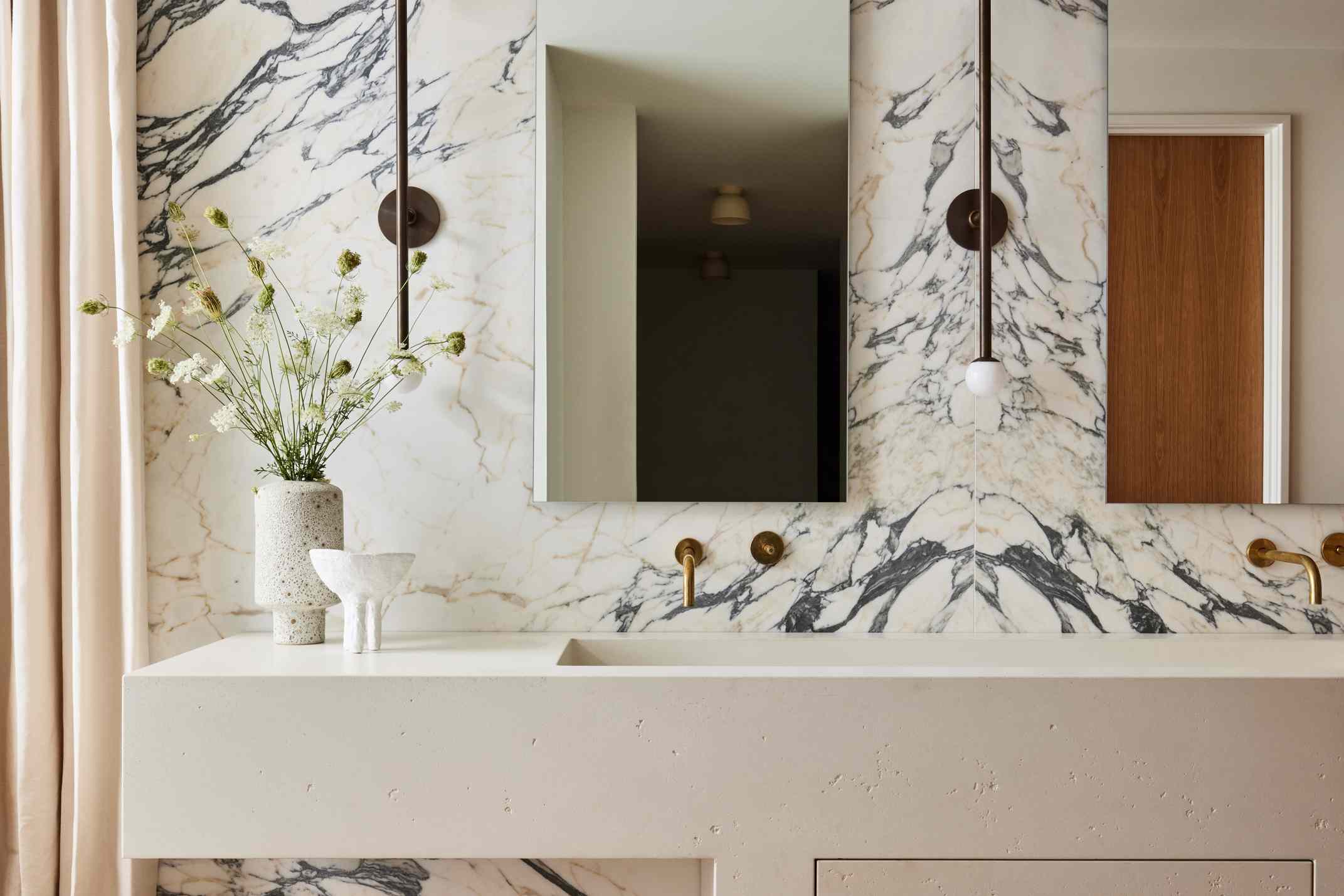 21 Stunning Modern Bathroom Ideas To Inspire Your Next Renovation   AA1iPmRe.img