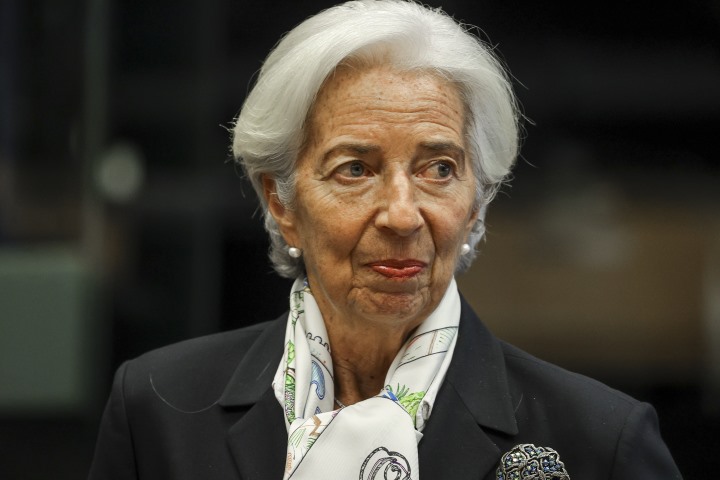 lagarde pede que zona euro ainda “não declare vitória” sobre inflação e fortaleça regras