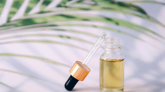 Tea Tree Oil bisa kamu gunakan untuk menyembuhkan panu. (kompas.com)