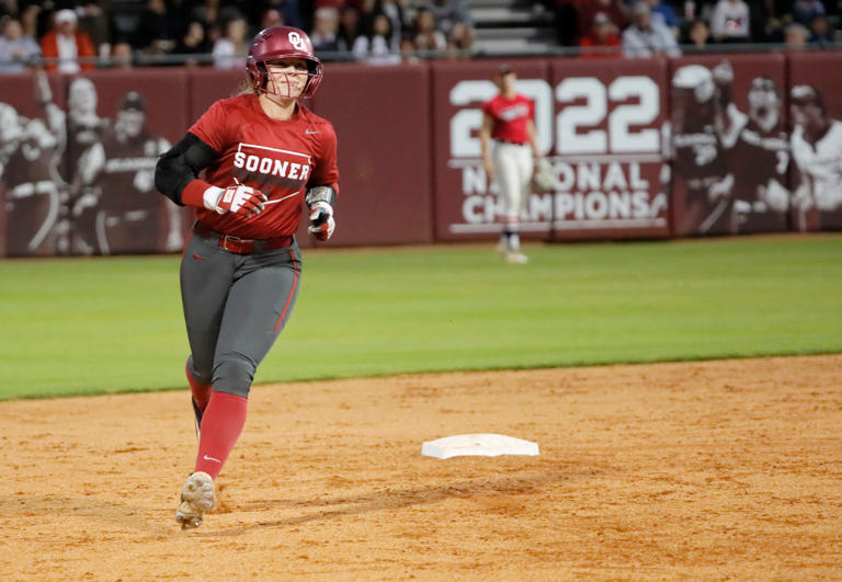 How many times has OU softball team trailed during NCAArecord winning