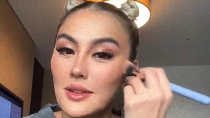 Sederhana Rahasia Awet Muda Agnez Mo,Rajin Minum Air Putih,1 Hal Tak