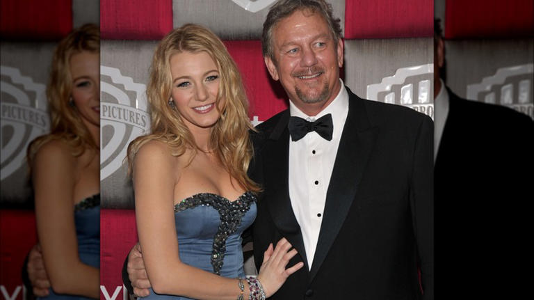 Blake Lively posing with her late father Ernie Lively