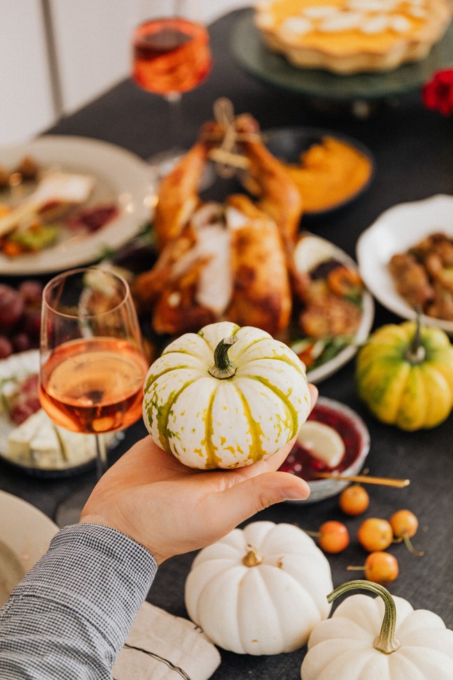 How to throw an elegant Halloween dinner party
