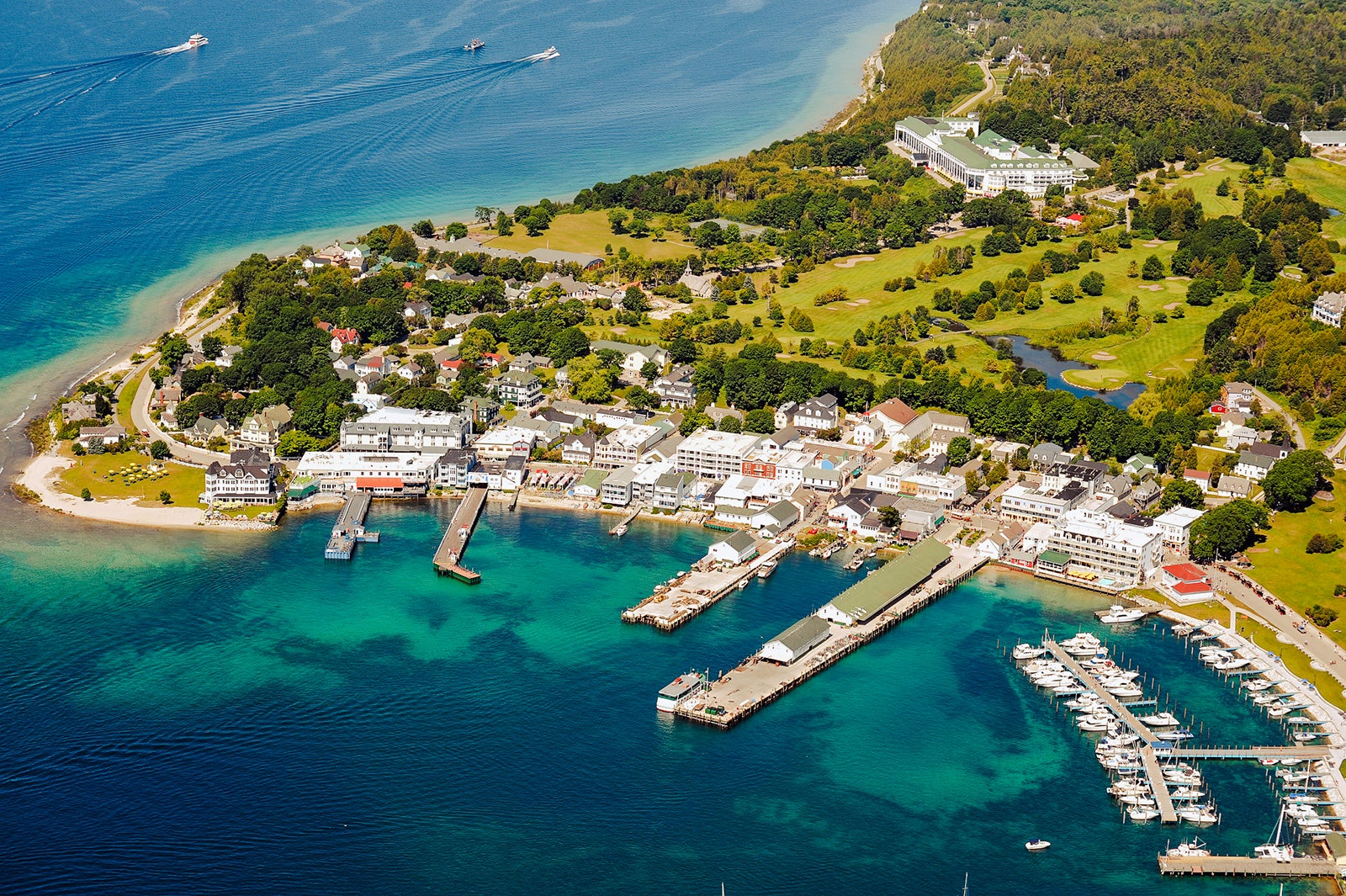 Остров Макино. Остров Макино США фото. Mackinac Island.