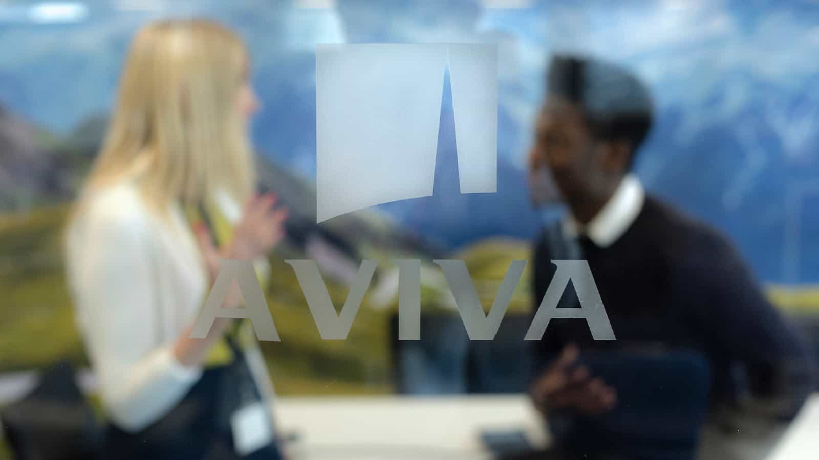 what might the recent aviva share price performance tell me as an investor?