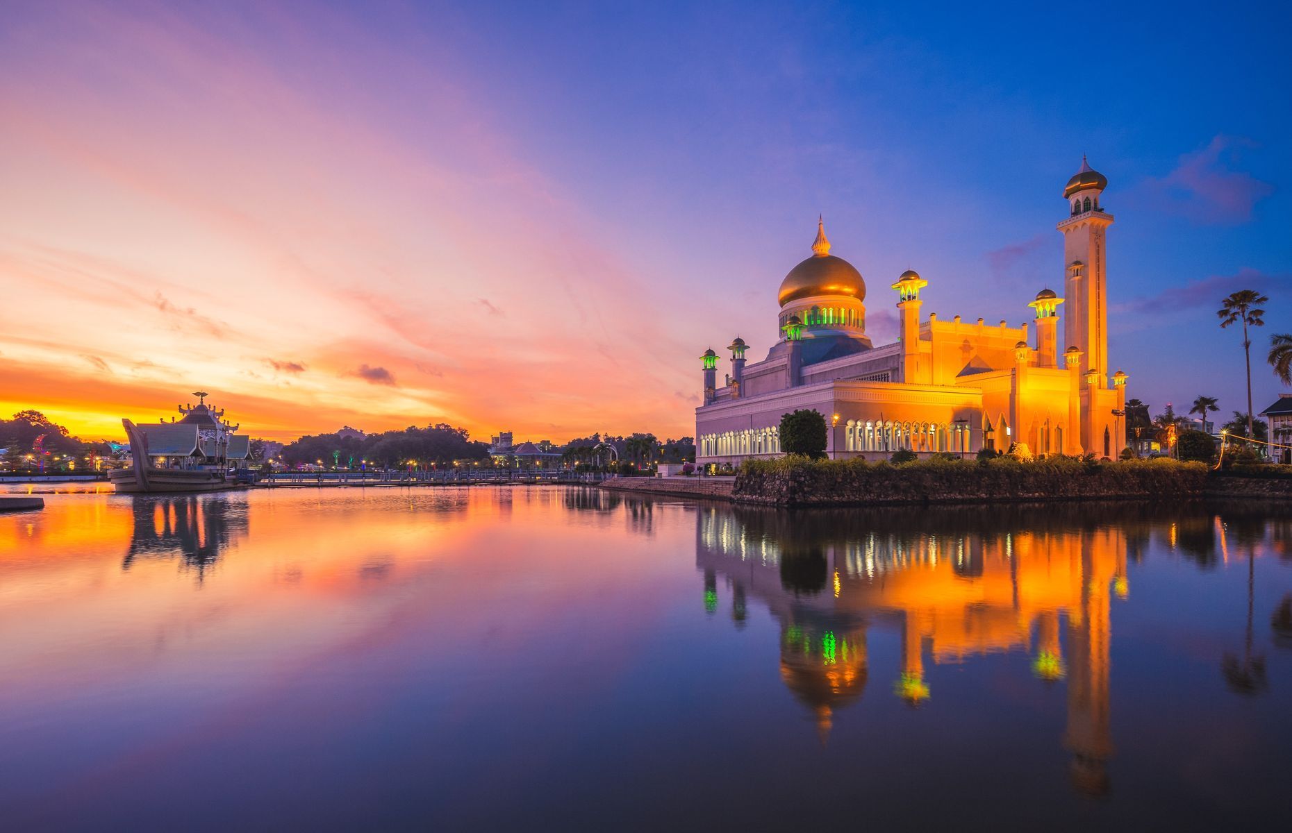 A true work of architectural art, the <a href="https://www.visitsoutheastasia.travel/top-sights/sultan-omar-ali-saifuddien-mosque/" rel="noreferrer noopener">Omar Ali Saifuddien Mosque</a> graces the heart of Brunei’s capital Bandar Seri Begawan. A symbol of elegance and the country’s Islamic faith, the mosque will leave you breathless with its magnificent golden dome, slender minarets, and opulent gardens. Non-Muslims can now go inside, but silence is mandatory, photos are forbidden, and shoes must be removed before entering.