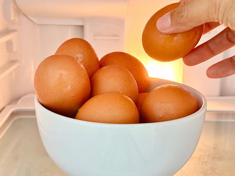 Huevos en el refrigerador