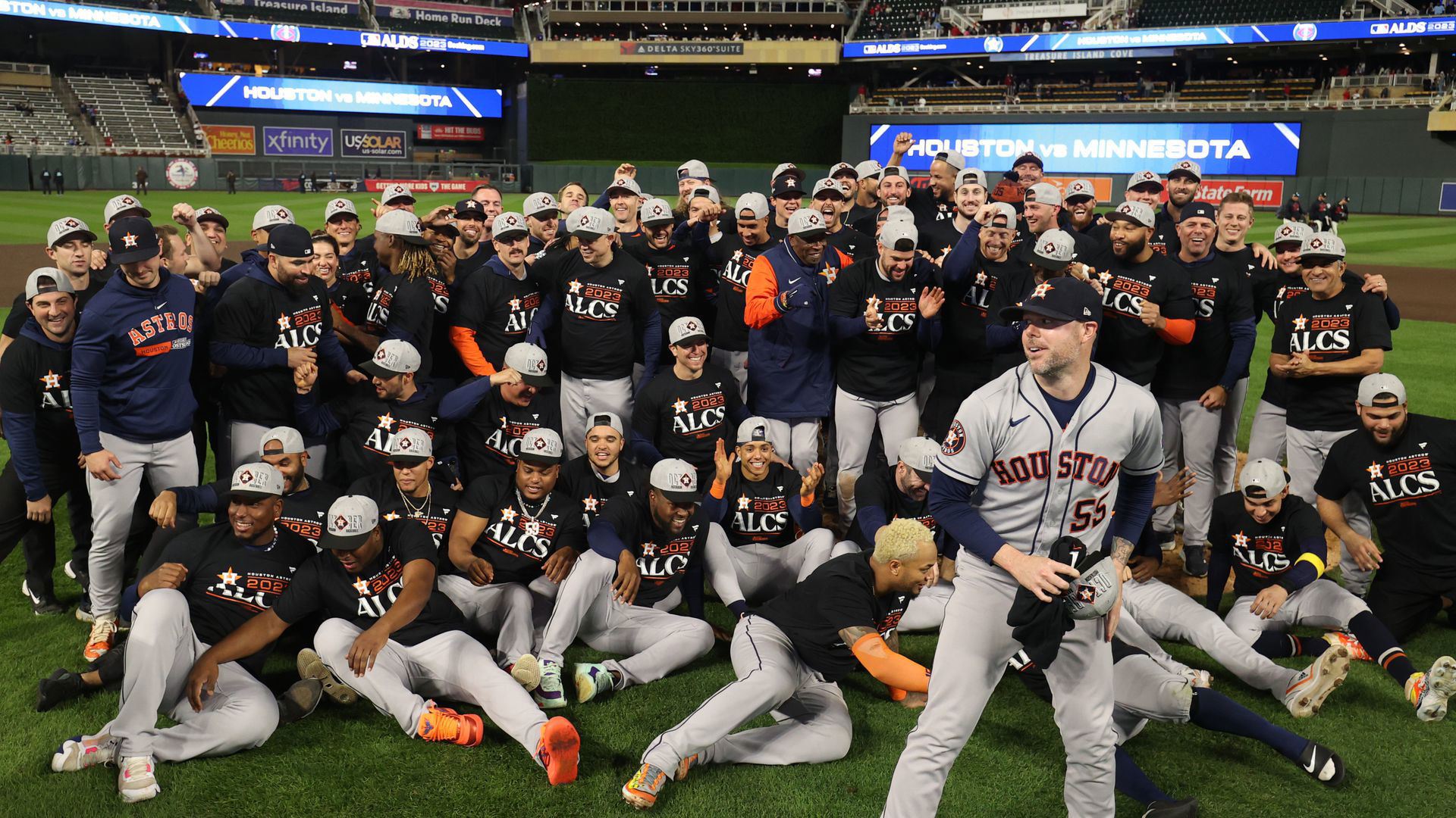 Who Wins the ALCS? By How Many Games and How Many Runs?