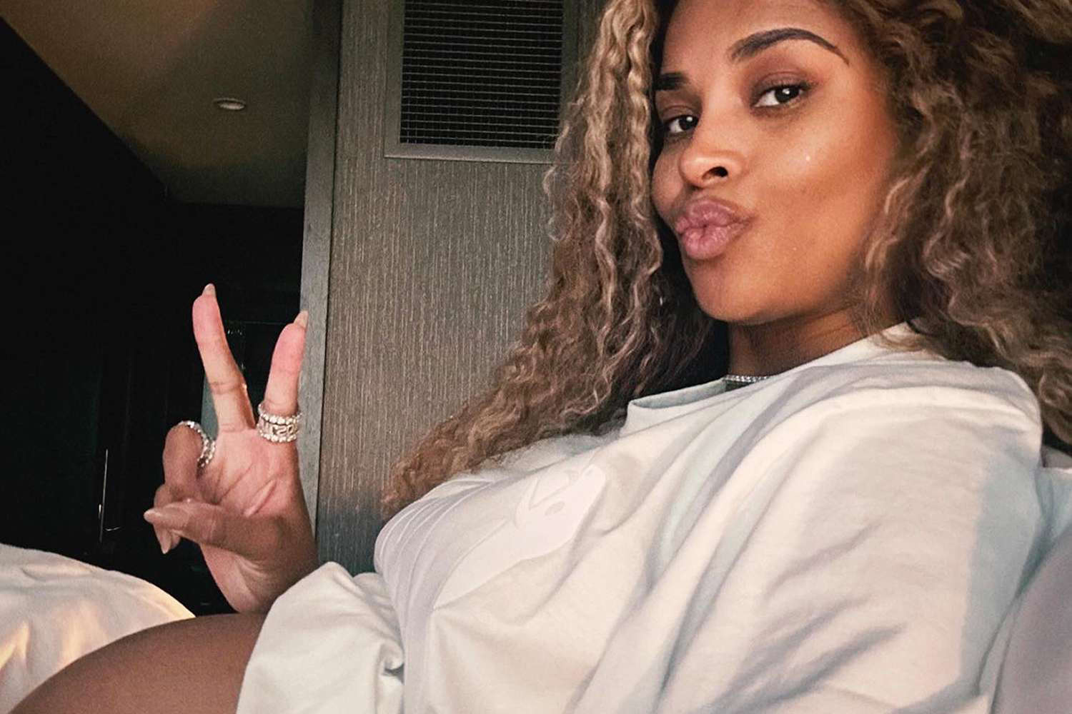 1. Ciara shows off her blonde hair while pregnant - wide 4