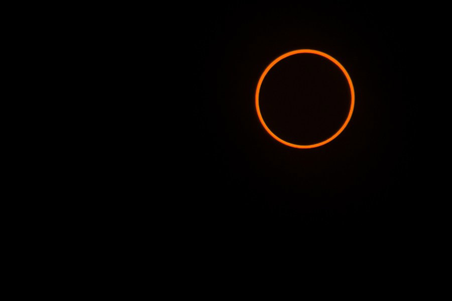 Annular Eclipse at Balloon Fiesta (70-200 mm GM on Sony A1) : r/SonyAlpha