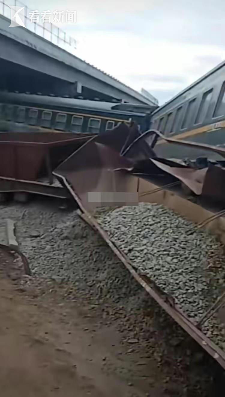 黑龙江一旅客列车脱轨 事故原因正在调查中