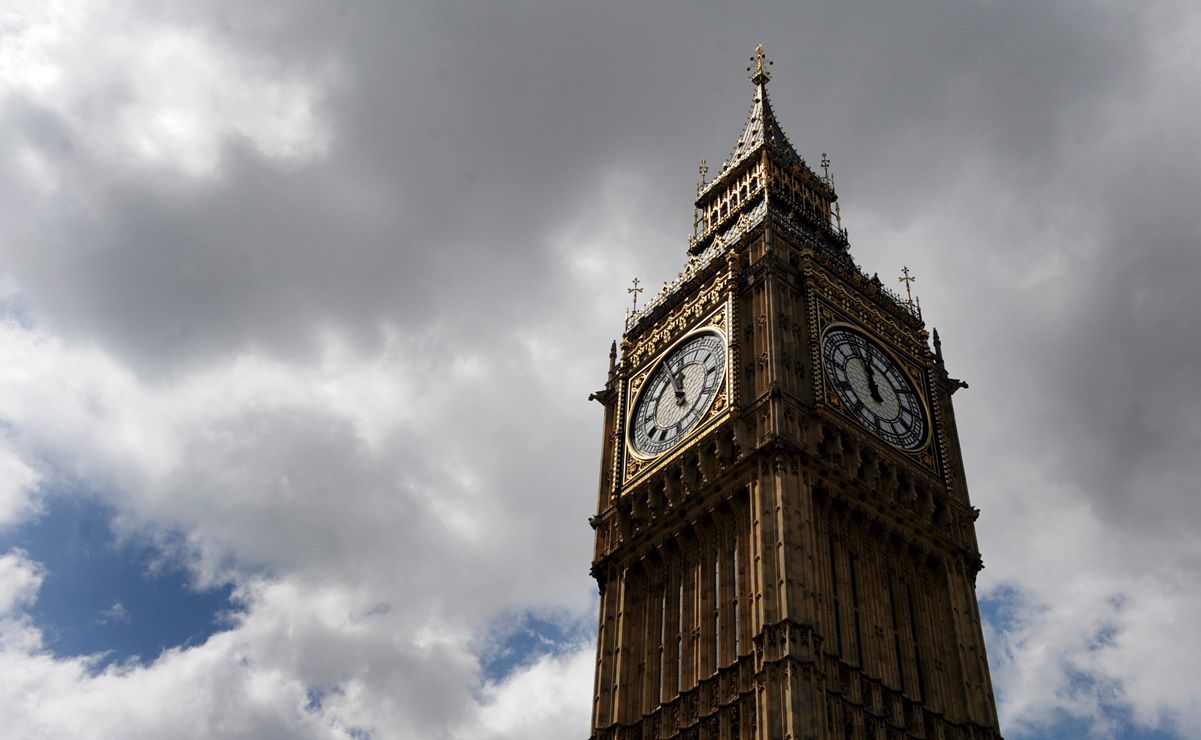 Королева Англии Биг Бен. Революционер пытался взорвать big Ben.