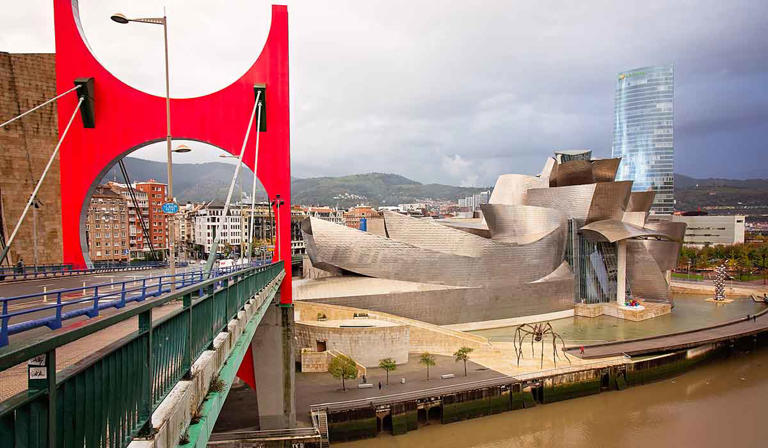 Guggenheim Museum and La Salve Bridge, Bilbao (Pic: Alison O'Hanlon)