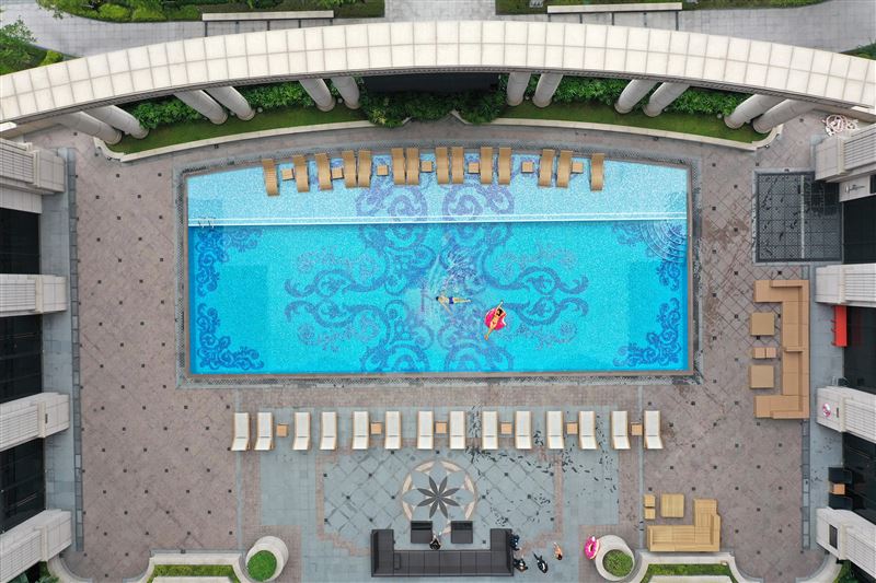 台北美福大飯店戶外恆溫游泳池。（圖／飯店旅宿業者提供）