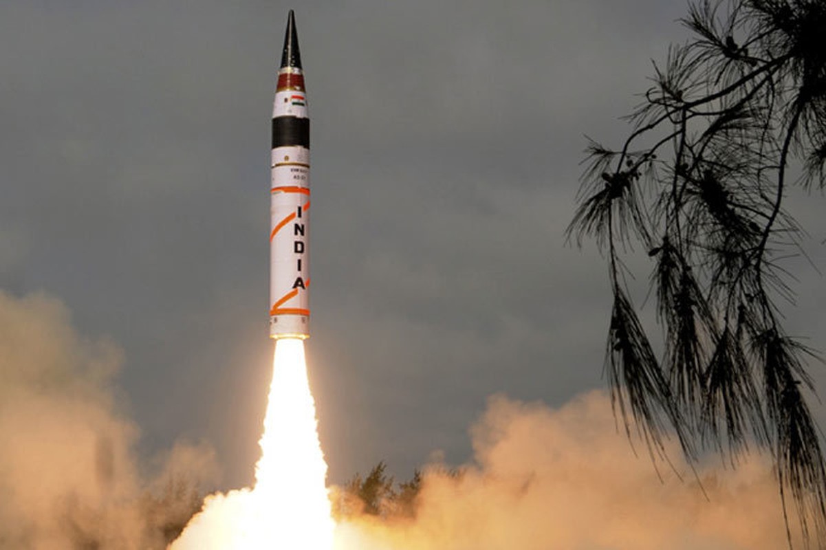 Баллистическая ракета тема. Agni-i баллистическая ракета. Баллистическая ракета малой дальности. Противоспутниковые ракеты Индии. Агни 2 БРСД.