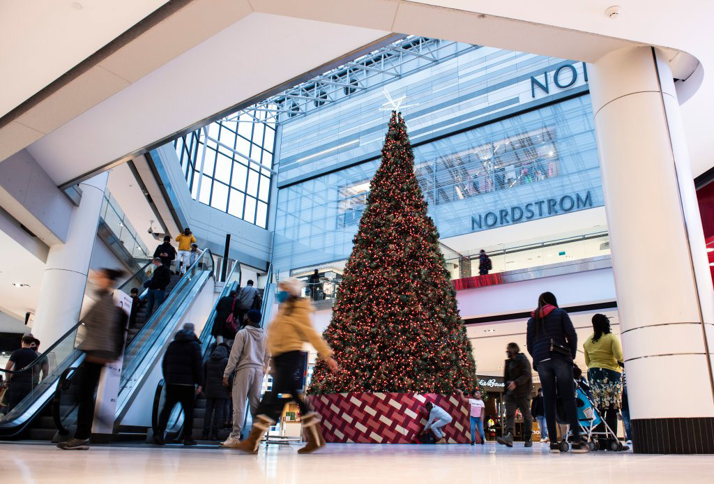 Firm's Survey Shows LA Holiday Spending Could Drop 17%