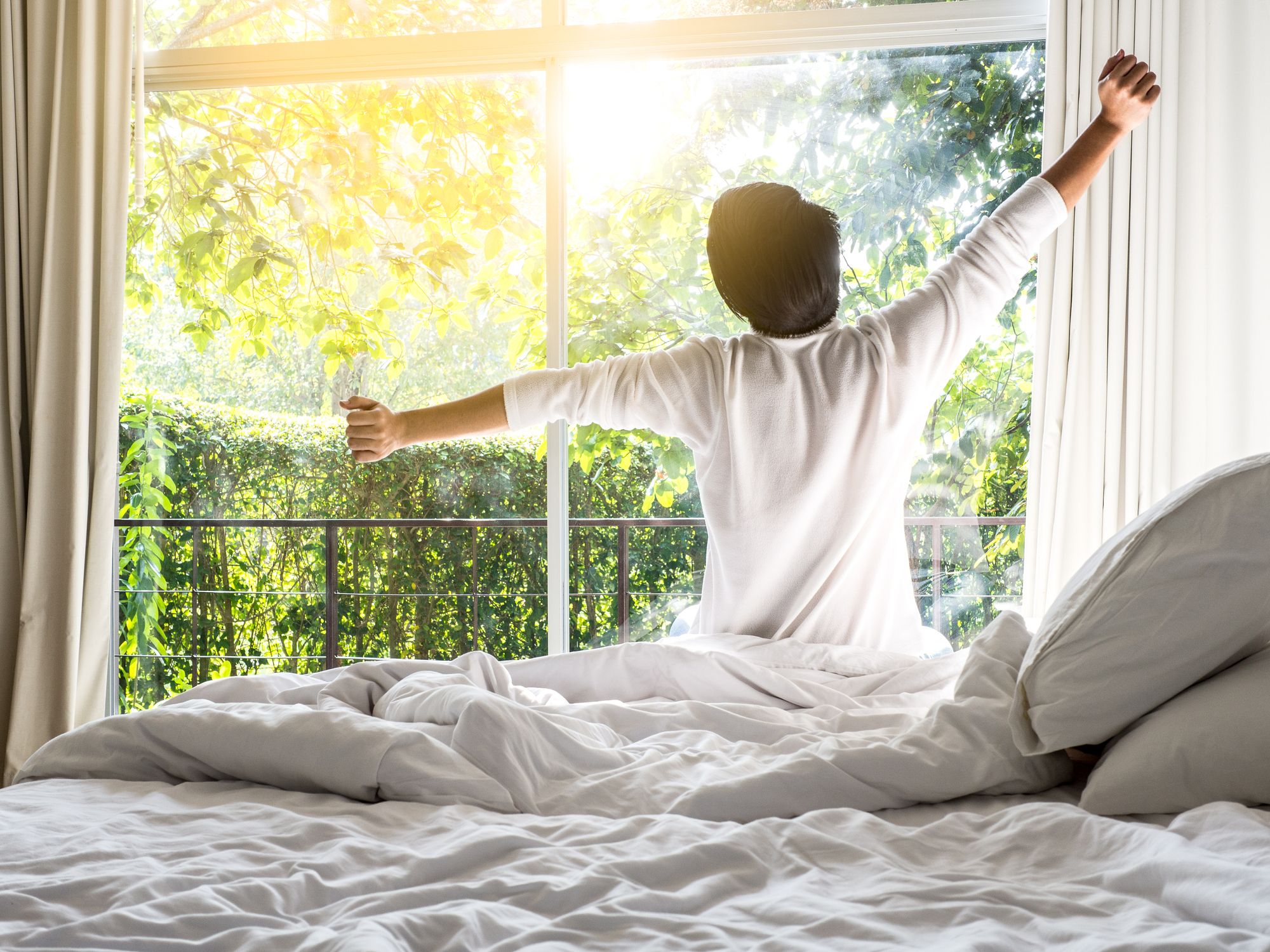 How to Keep Daylight Saving Time From Ruining Your Sleep, According to