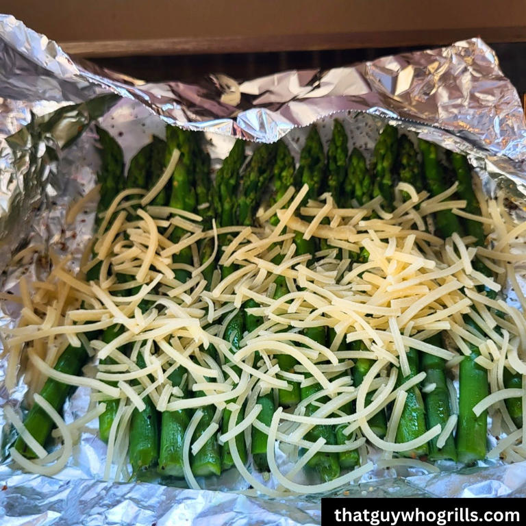 Cheesy Grilled Asparagus Foil Packets!
