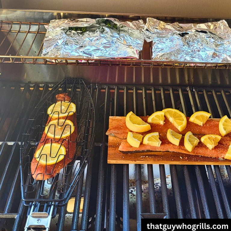 Cheesy Grilled Asparagus Foil Packets!