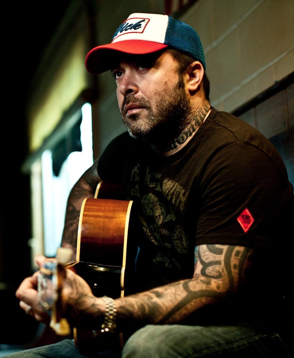 <p>Aaron Lewis, the former frontman of nu-metal also-rans Staind and current singer-songwriter has long been a proponent of conservative talking points (Hunter Biden, China, Putin, etc.) so it's no surprise that he's <a href="https://blabbermouth.net/news/aaron-lewis-claims-he-knows-what-the-fk-is-going-on-rails-against-tyrannical-people-in-u-s-government"><b>lending his support to Trump</b></a> in the run-up to the 2024 election in spite of the fact that he's "disappointed... with the bickering and the name-calling" that tends to come from the ex-president. </p>