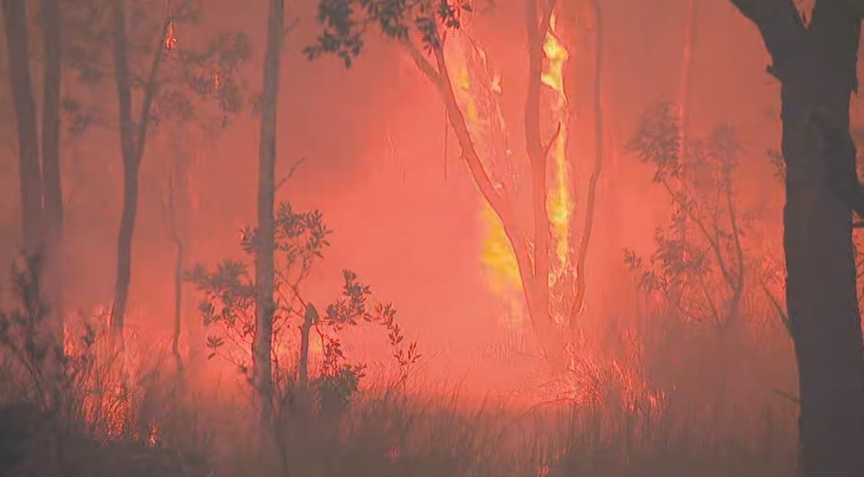 Emergency warning as out-of-control bushfire rages south of Perth