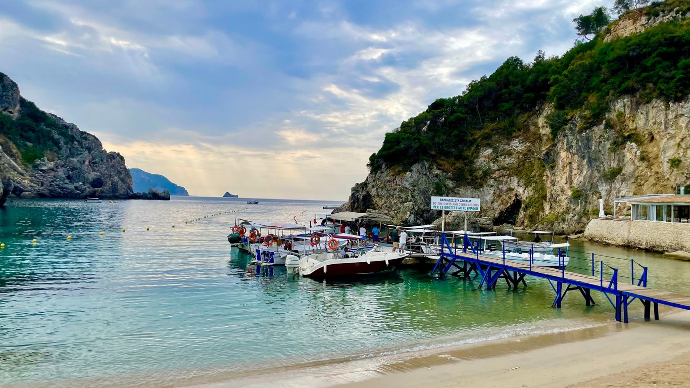 In Paleokastritsa, visitors can rent a boat in the harbor to see nearby coastal caves and see fabulous scenic coastal views of the area, including the monastery.