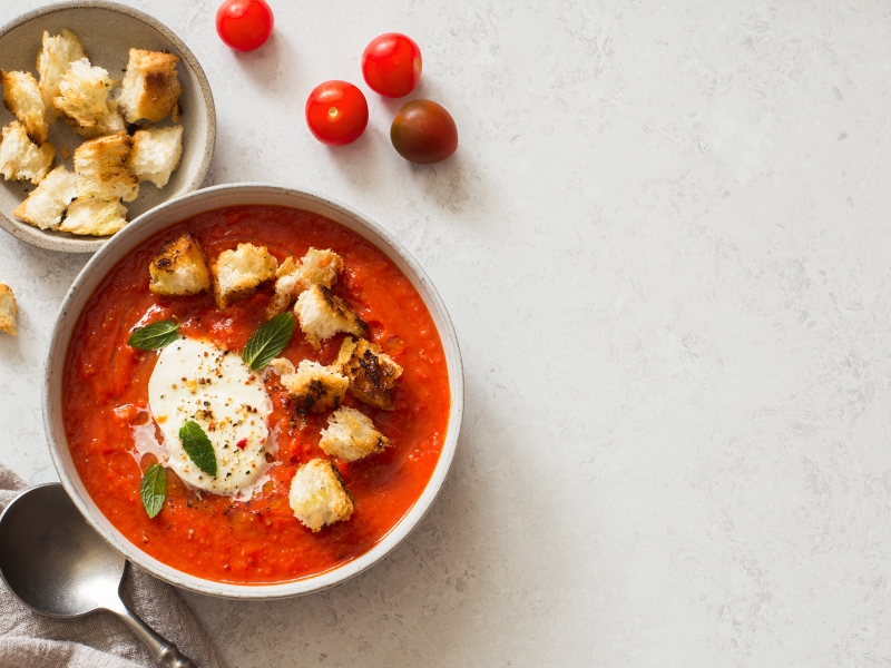 Herbstrezept für Röst-Tomatensuppe mit Mozzarella