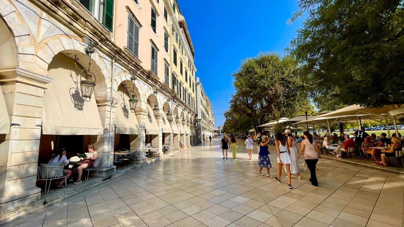 This large square in the city of Corfu, Greece is one of the largest in Greece. It is located in front of the Old Fortress of the city of Corfu and fronts the Old Town. It's home to restaurants, gardens and monuments.