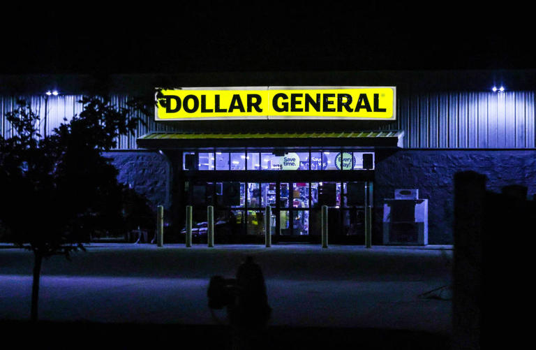 Is Dollar General Open on New Year's Day 2024?