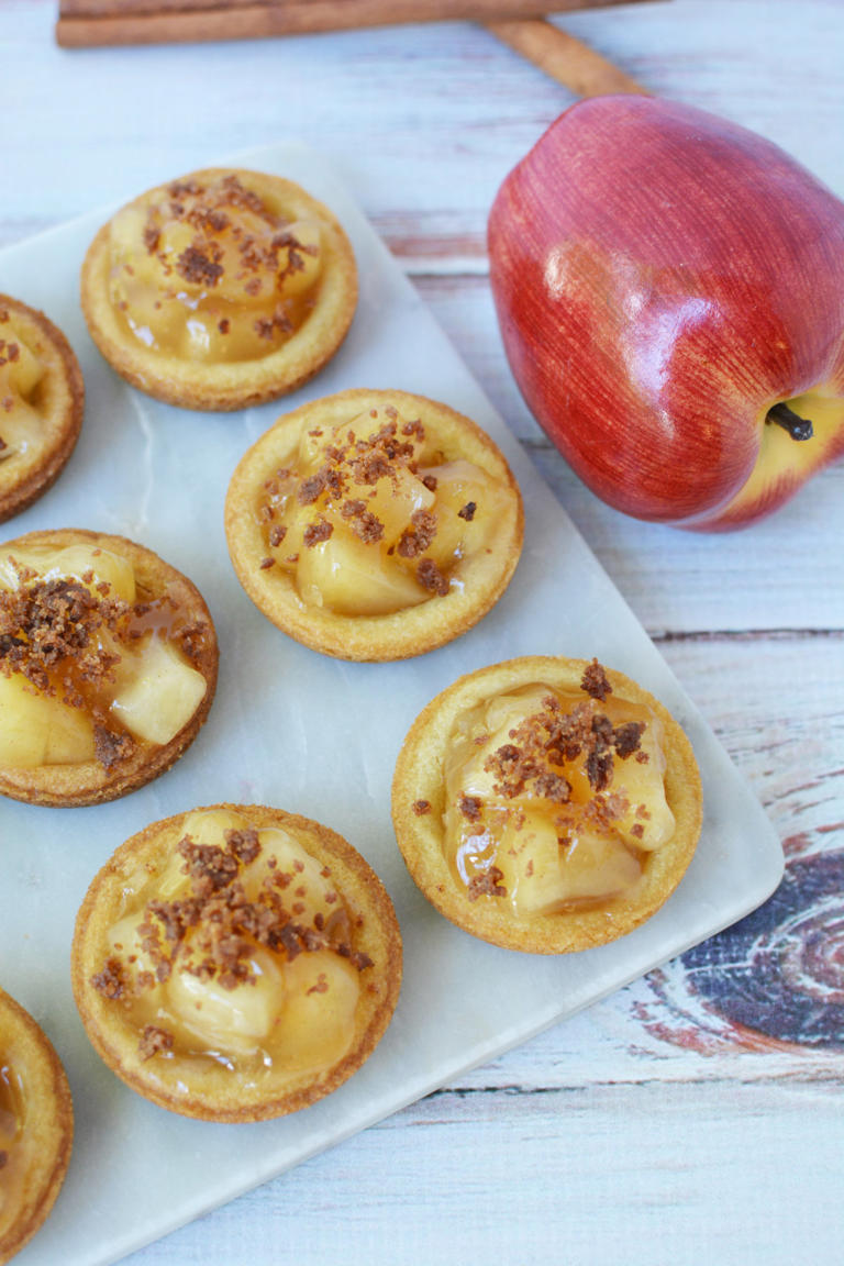 Easy Apple Pie Cookies Recipe With A Crumble Topping