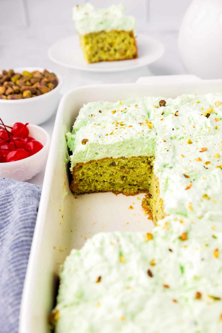 Pistachio Pudding Cake (watergate Cake)