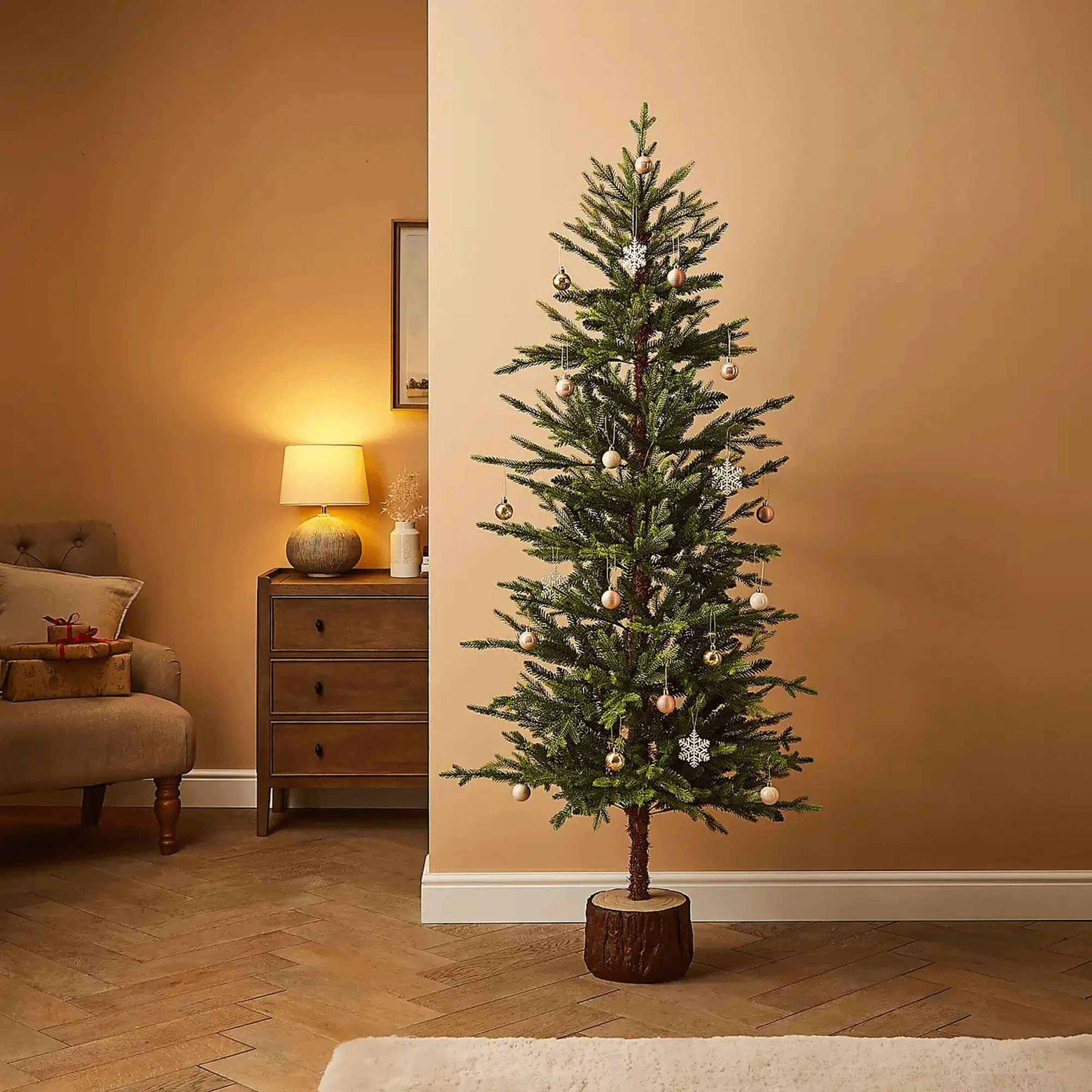 'Perfect for smaller homes' The scandi Christmas tree trend that is