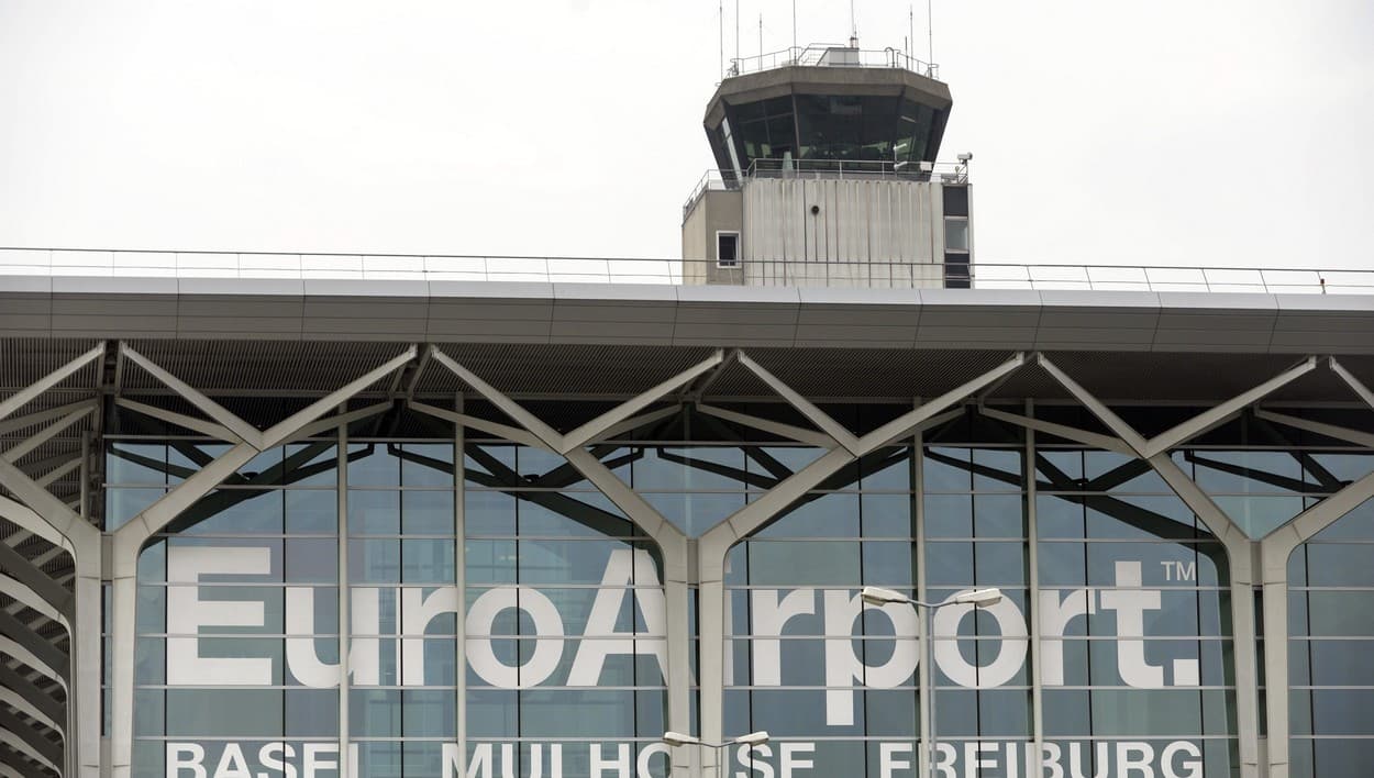 évacué après une alerte à la bombe, l'aéroport de bâle-mulhouse a rouvert