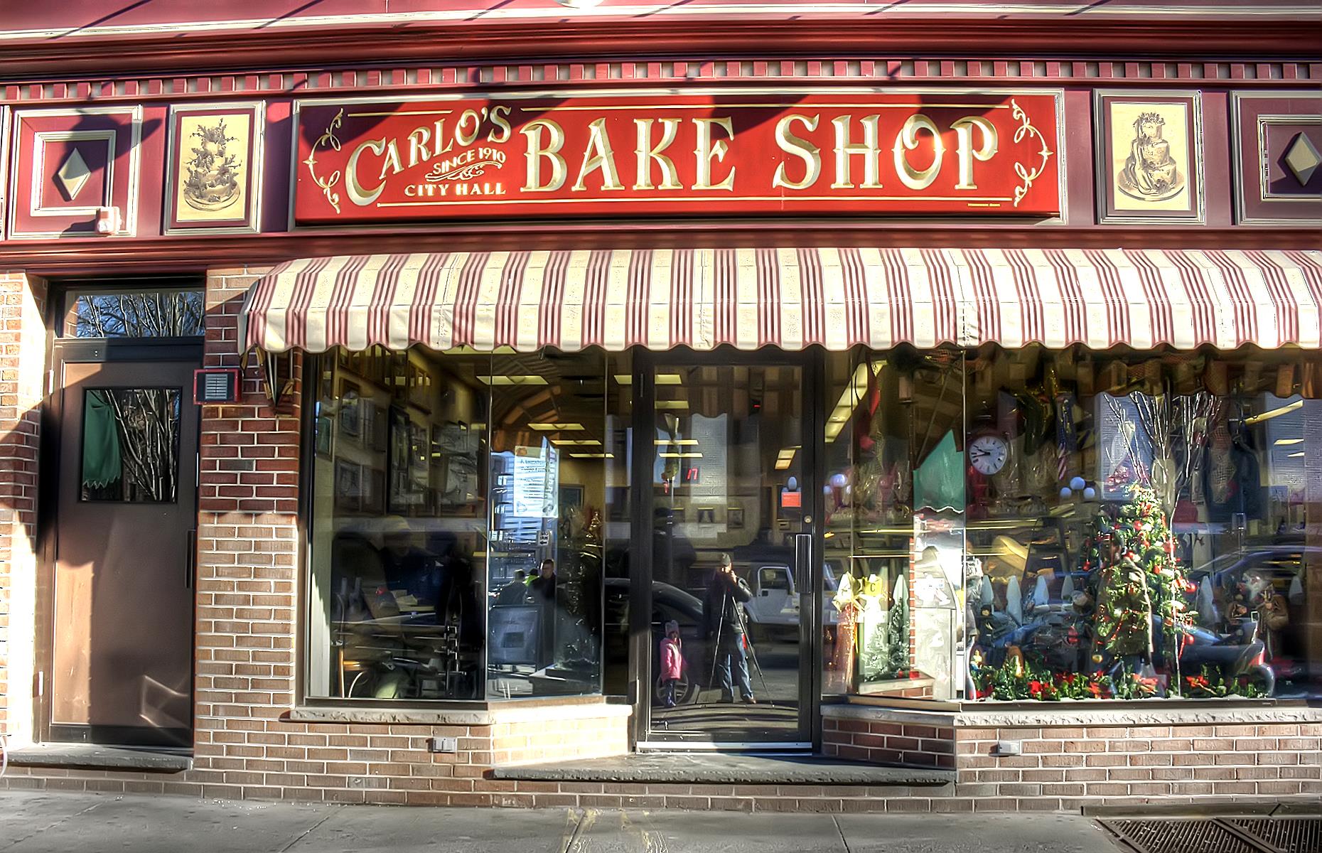 <p>The <a href="http://www.hobokenfoodtour.com/">Hoboken Food and Culture Tour</a> highlights Italian influences on New Jersey cuisine. You'll visit local institution Carlo's Bake Shop and taste handmade pastries and specialty cakes; and Antique Bar & Bakery, in operation since 1938. Beyond the bakes, try a hearty Italian sub at Fiore's deli and grab a slice of pie at Grimaldi's Pizzeria. </p>