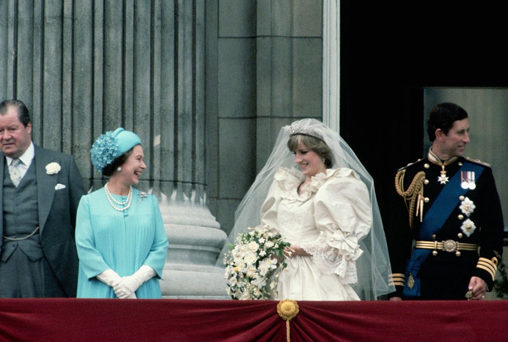 <p>The Queen and her new daughter-in-law share a laugh while on the balcony of Buckingham Palace.</p>