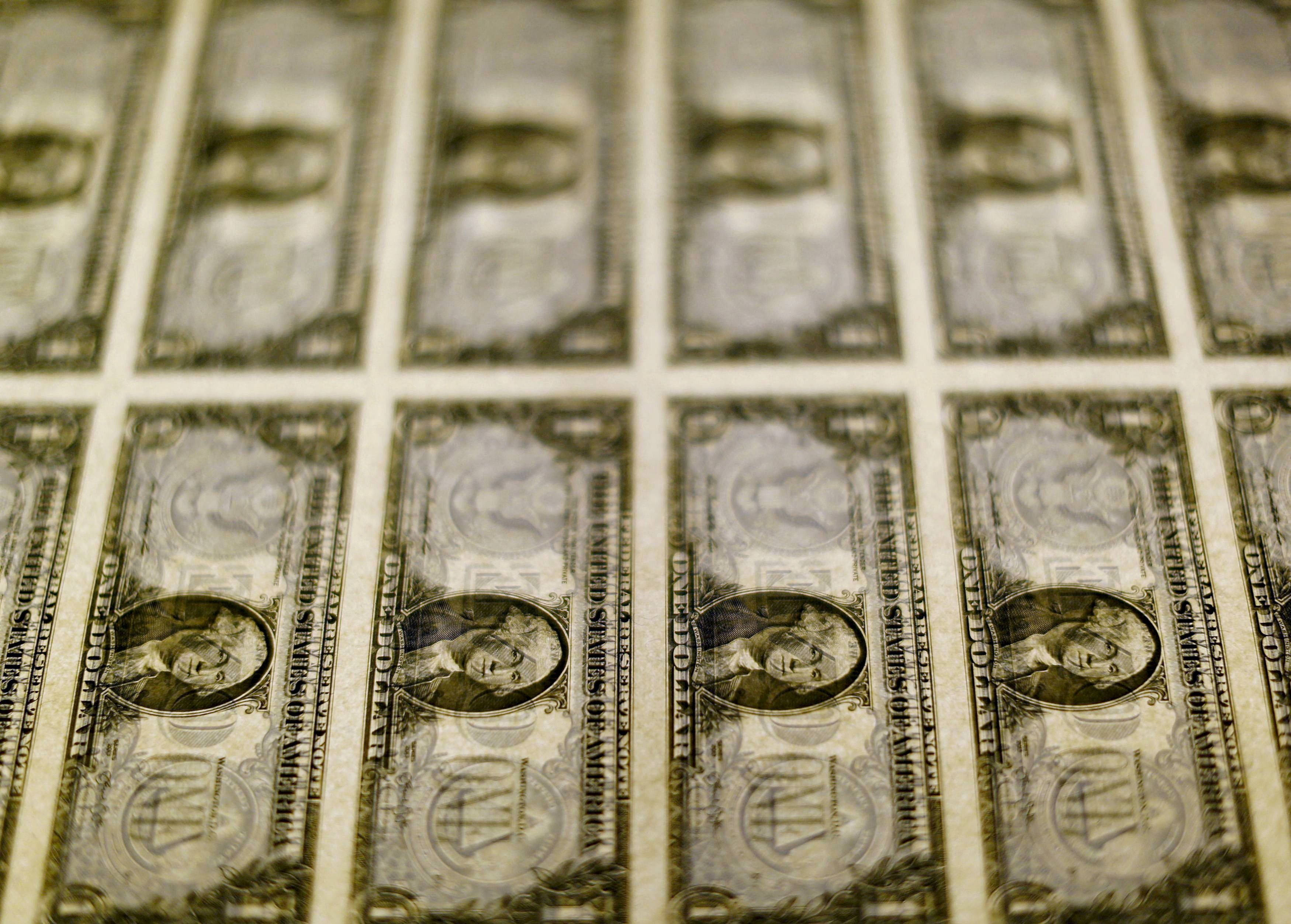 el dólar se dispara en medio de las malas perspectivas para el cobre