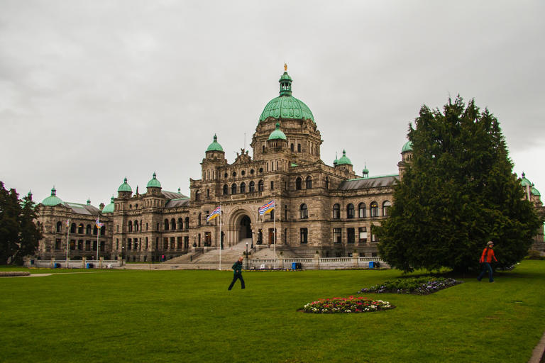 Victoria, the capital city of British Columbia, is a vibrant and picturesque destination that offers a wide range of activities and attractions for visitors of all ages. Whether you’re interested in exploring the great outdoors, learning about the city’s rich history and culture, or simply relaxing and enjoying the local…