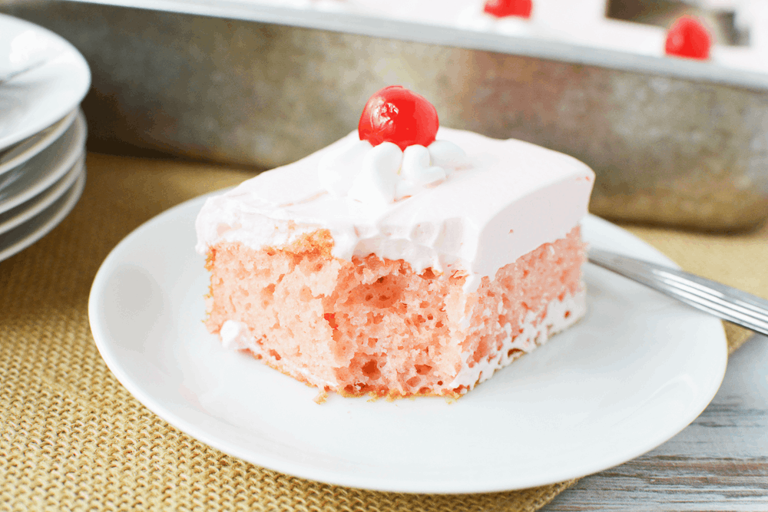 19 Amazing Cake Mix Dessert Recipes to Make the Holiday Season