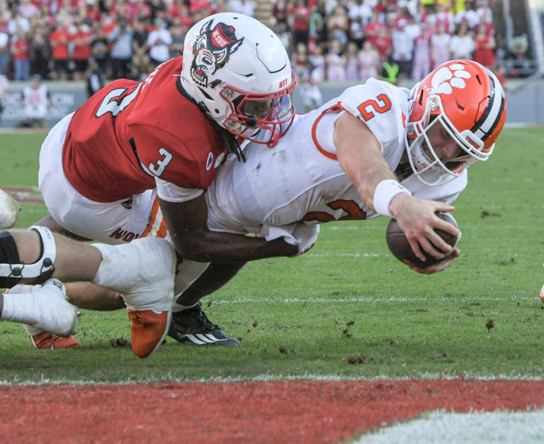 Clemson football vs NC State score prediction, scouting report in ...