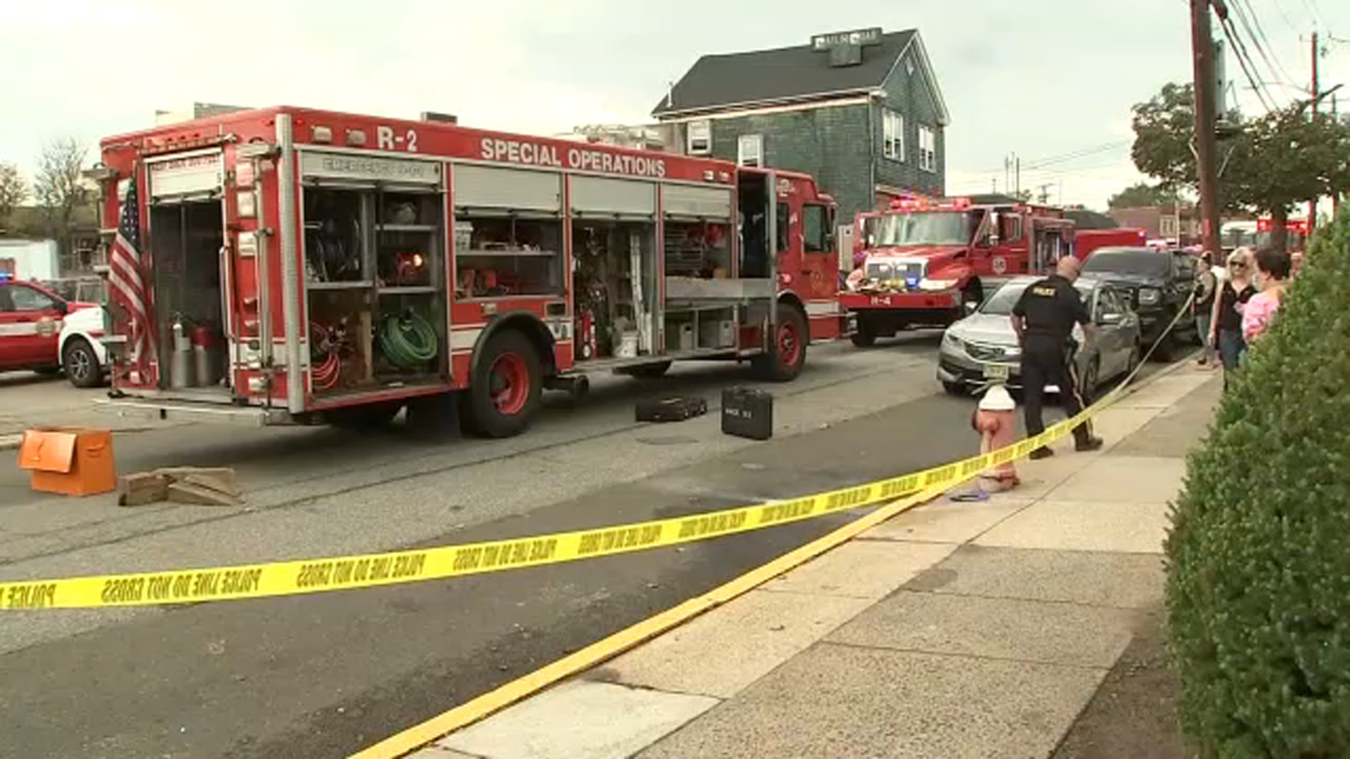 Collapse pins worker at East Rutherford, NJ construction site