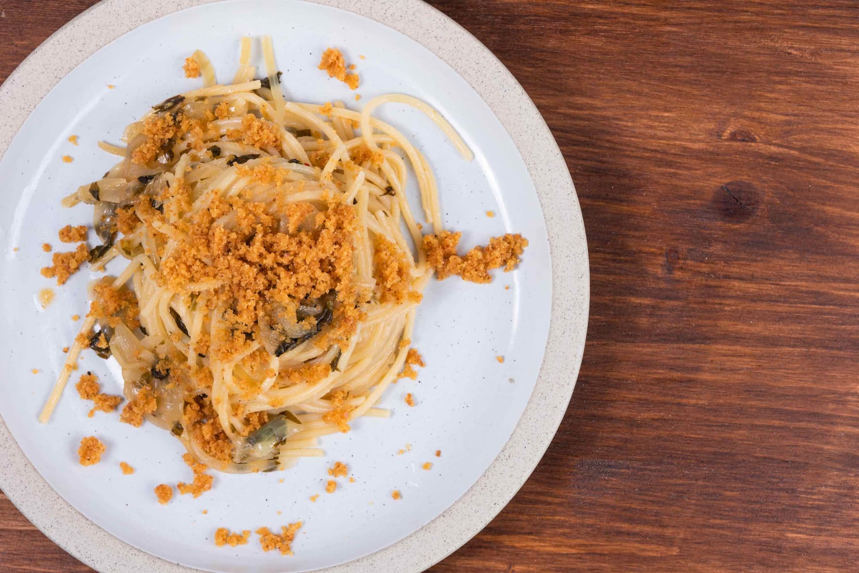 Spaghetti mit Paniermehl statt Parmesan