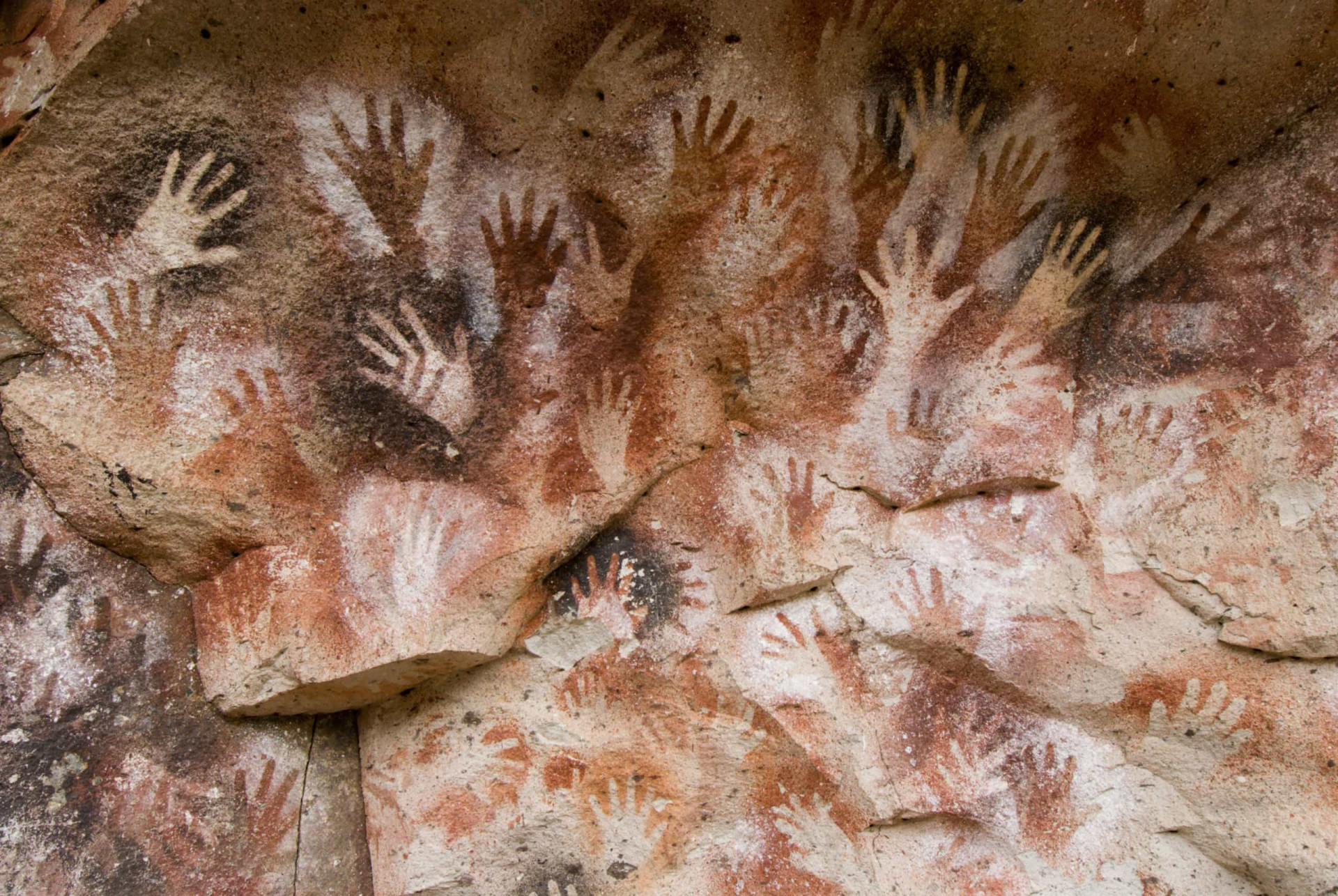 Tourists come from all around the world to see one of the first artworks ever recorded. It dates back to around 7300 BCE and is located in the province of Santa Cruz.<p><a href="https://www.msn.com/en-us/community/channel/vid-7xx8mnucu55yw63we9va2gwr7uihbxwc68fxqp25x6tg4ftibpra?cvid=94631541bc0f4f89bfd59158d696ad7e">Follow us and access great exclusive content every day</a></p>